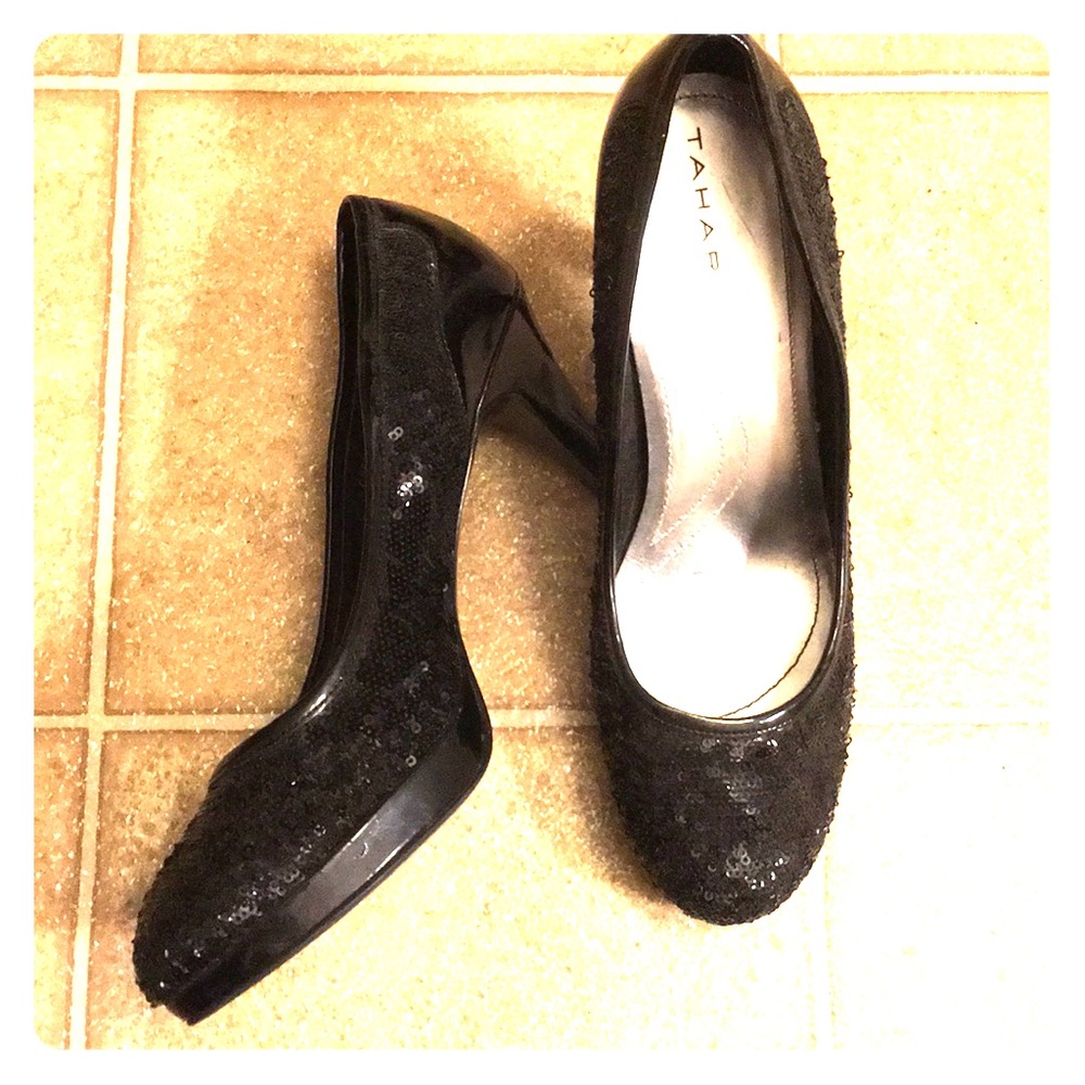 Tahari Black sequence heels 🖤
